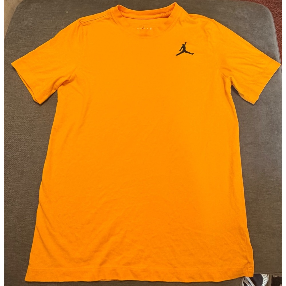 Jordan Jumpman Embroidered Logo T-Shirt Orange Mens‎ Size Medium Short Sleeve